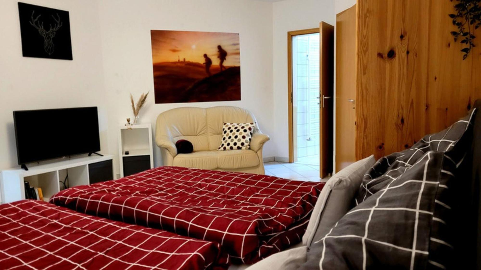 Wohlfuehl-Ferienwohnung Mit Tiefgarage Im Gruenen Oberhof  Extérieur photo